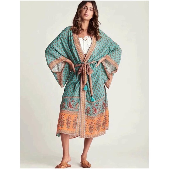 Bellanblue Tops - NEW WITH TAGS!!!Floral print Kimono Beach Cover Up Belt